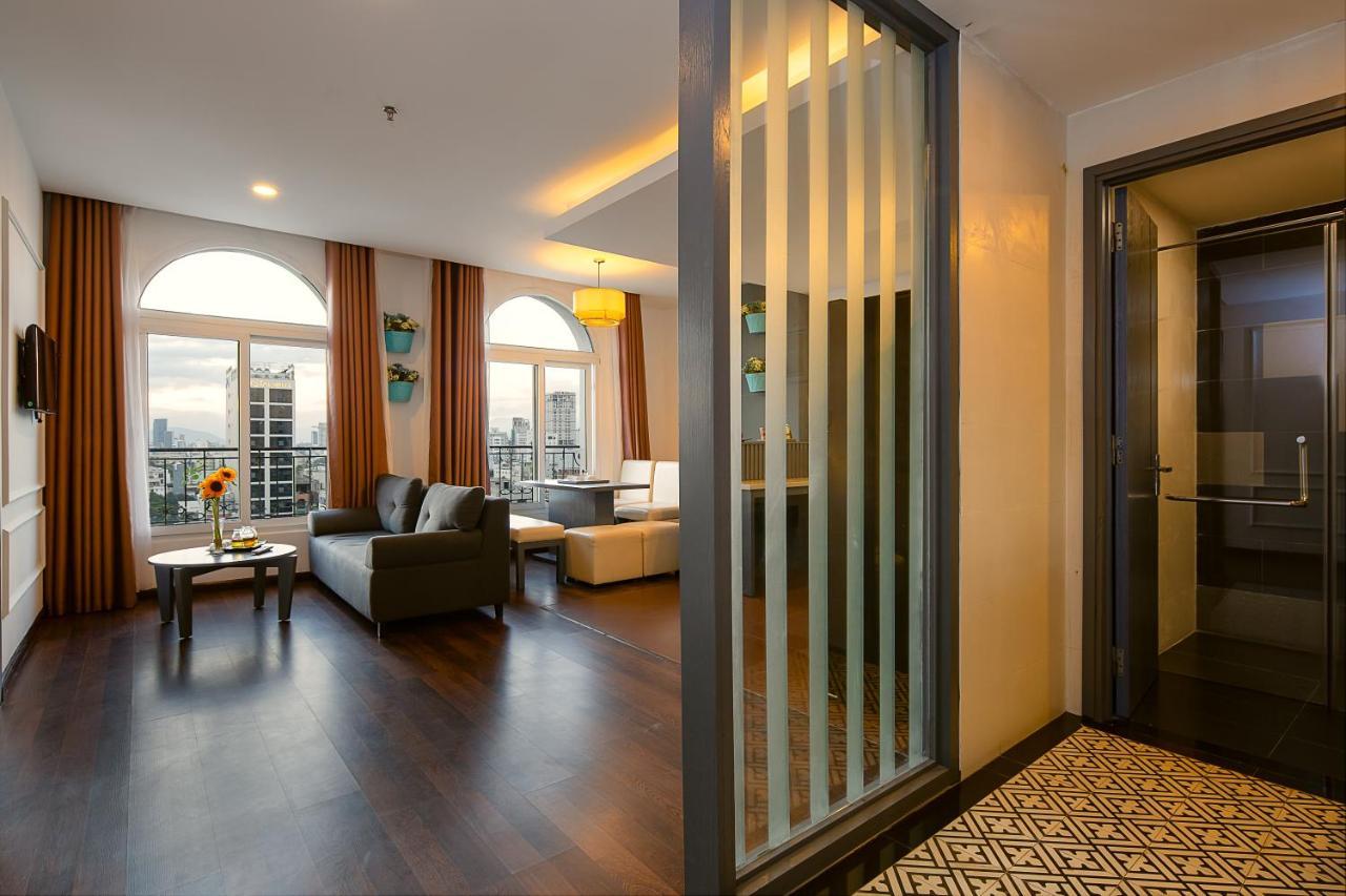 Le House Boutique Hotel - 100M To The Beach Da Nang Bagian luar foto